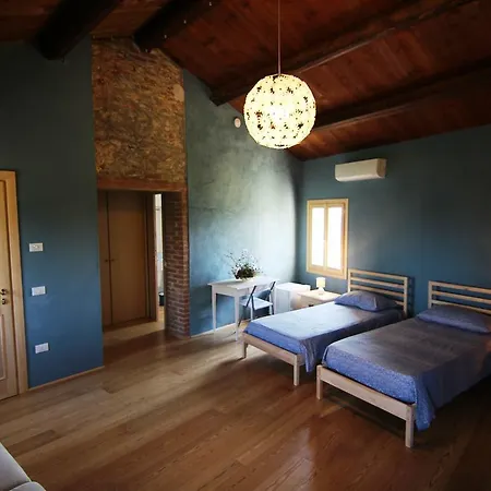 Spacious Holiday In With Private Pool * 로니고