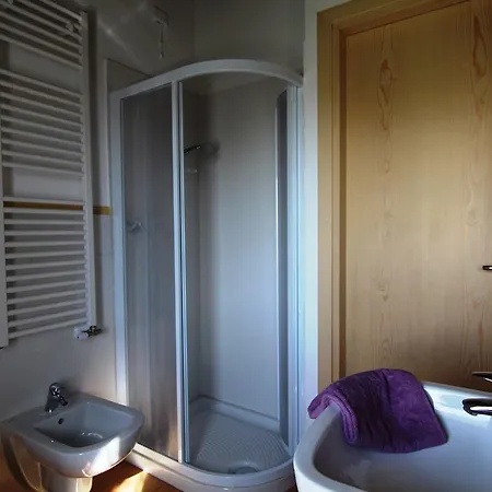 Spacious Holiday In With Private Pool * 로니고
